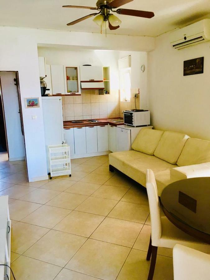 Apartmani Nina Шибеник Экстерьер фото