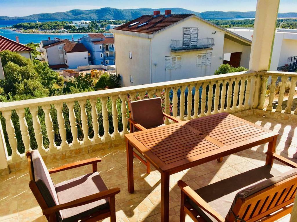 Apartmani Nina Шибеник Экстерьер фото